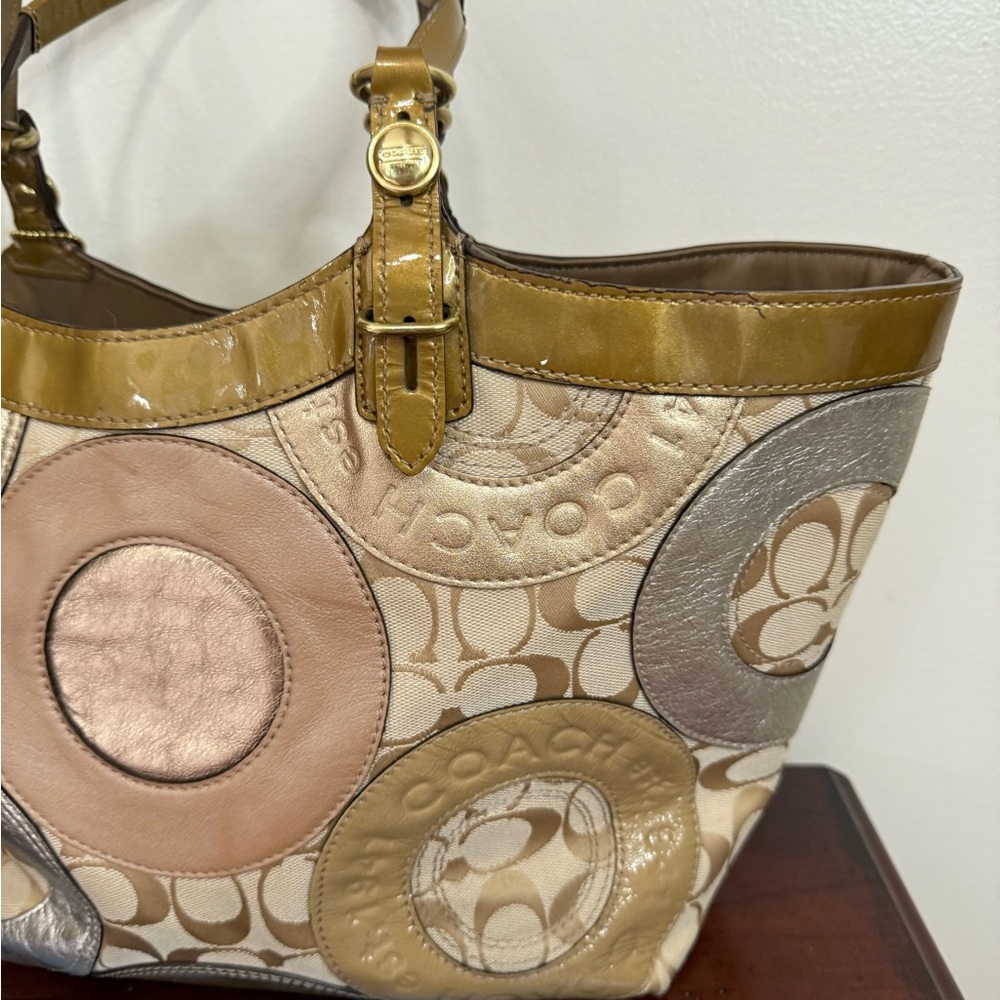 Coach “Carly” patchwork Metallic Gold and Silver Circle Tote bag - Picture 6 of 15
